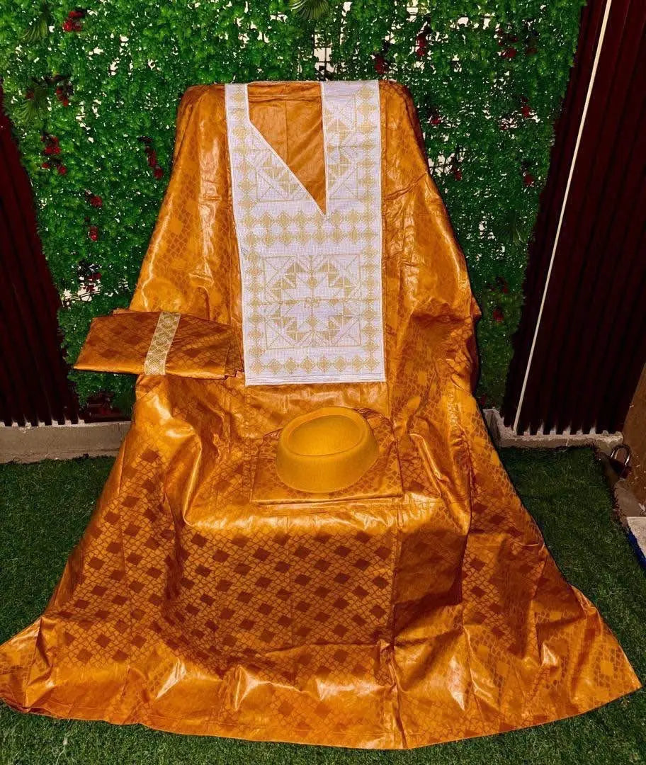 Grand Boubou Homme - Bazin Doré Brodé avec Calotte Assortie MaisonBarry